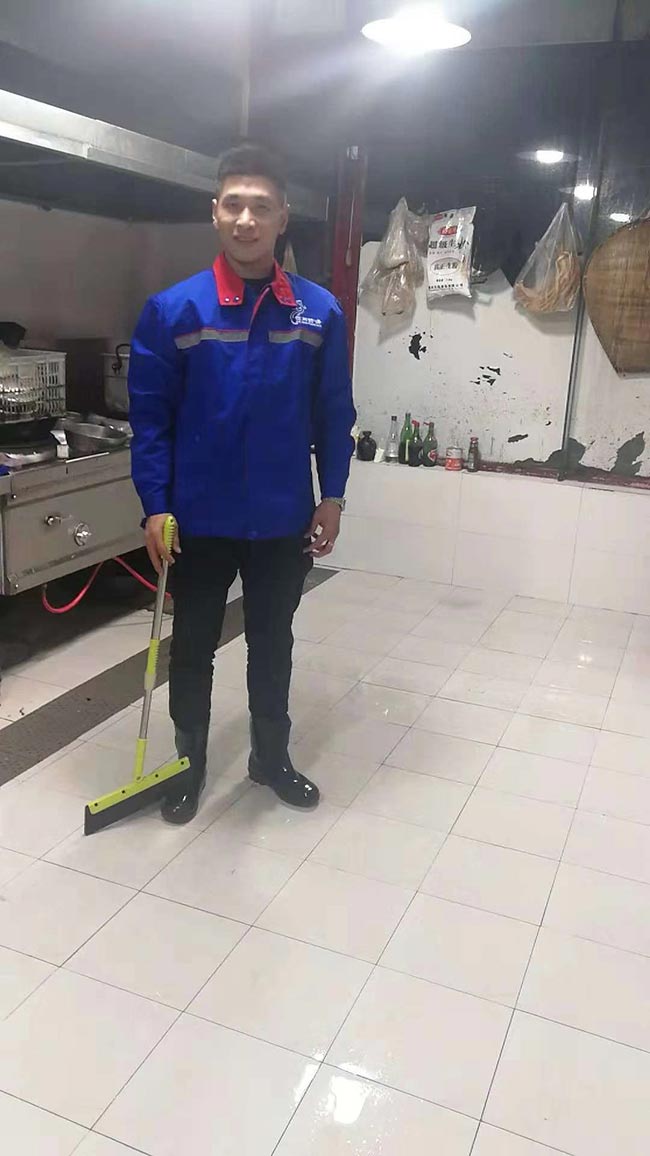 重庆市天缘山珍养生火锅餐厅厨房地面工程施工